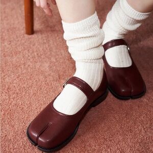 Burgundy  Mary Jane Tabi